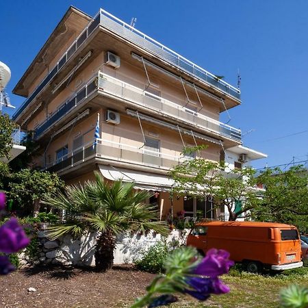 Pension Vienna Méthana エクステリア 写真